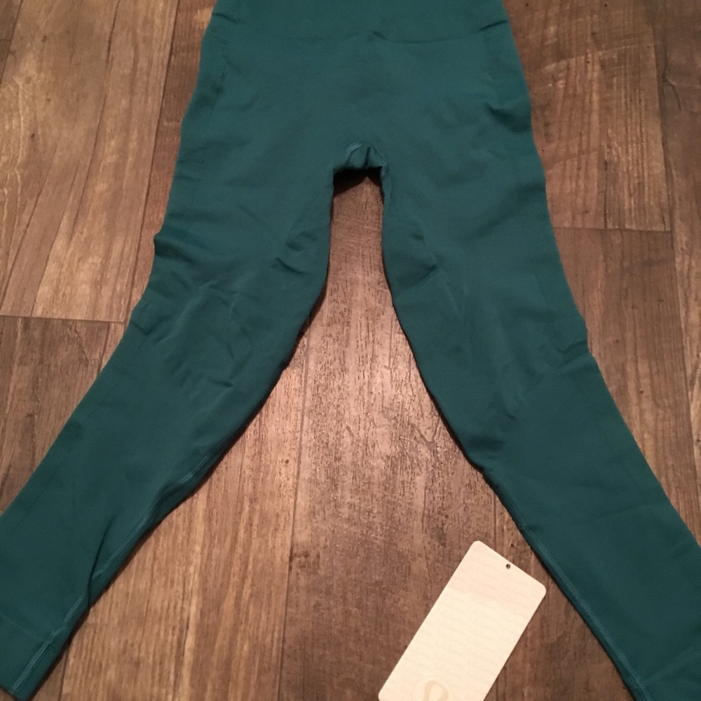 New Lululemon crops 🍋!